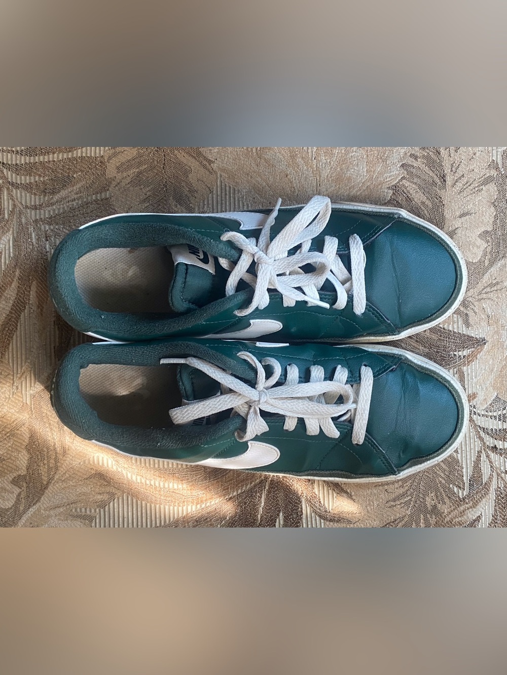 Nike Green Low-Top Sneakers with White Swoosh Men’s 8.5 - Picture 3 of 10